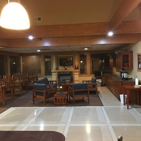 Prairie Inn Holmen La Crosse Area Екстериор снимка