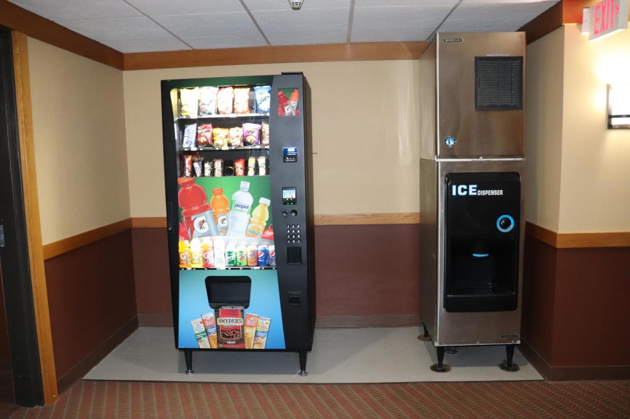Prairie Inn Holmen La Crosse Area Екстериор снимка