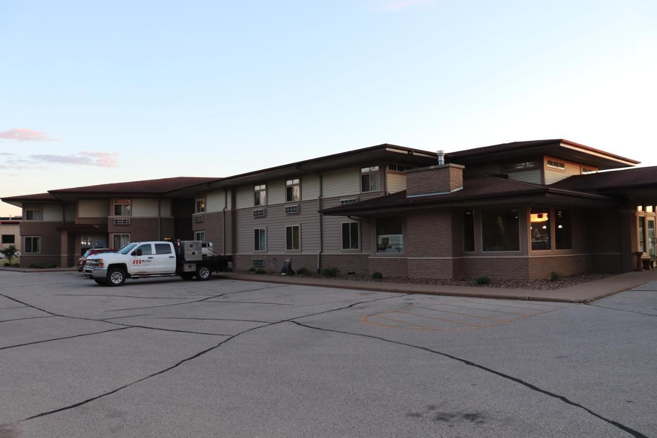 Prairie Inn Holmen La Crosse Area Екстериор снимка