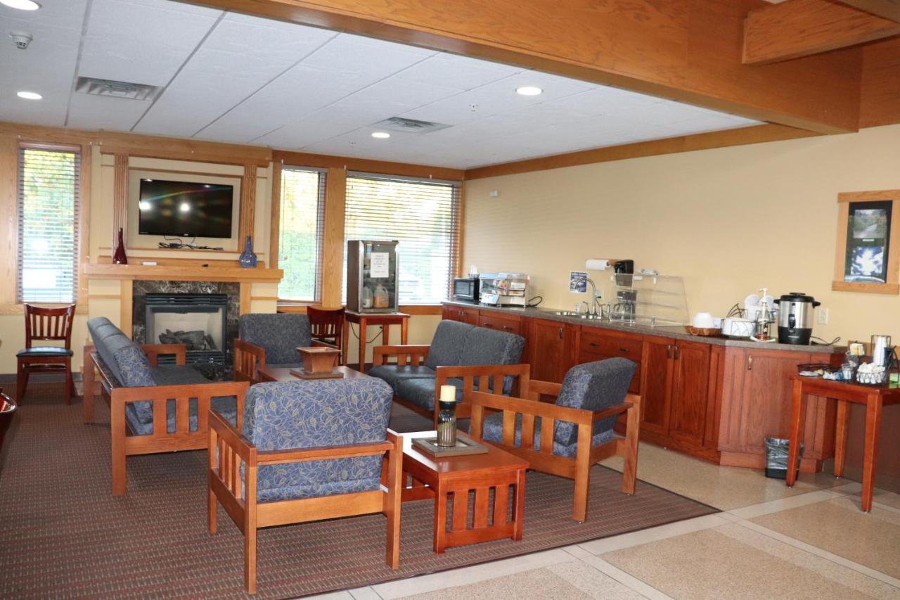 Prairie Inn Holmen La Crosse Area Екстериор снимка