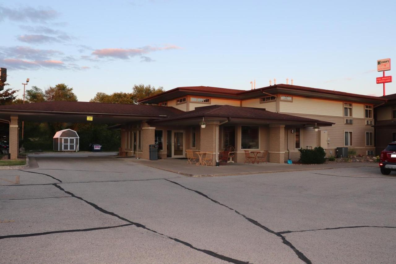 Prairie Inn Holmen La Crosse Area Екстериор снимка
