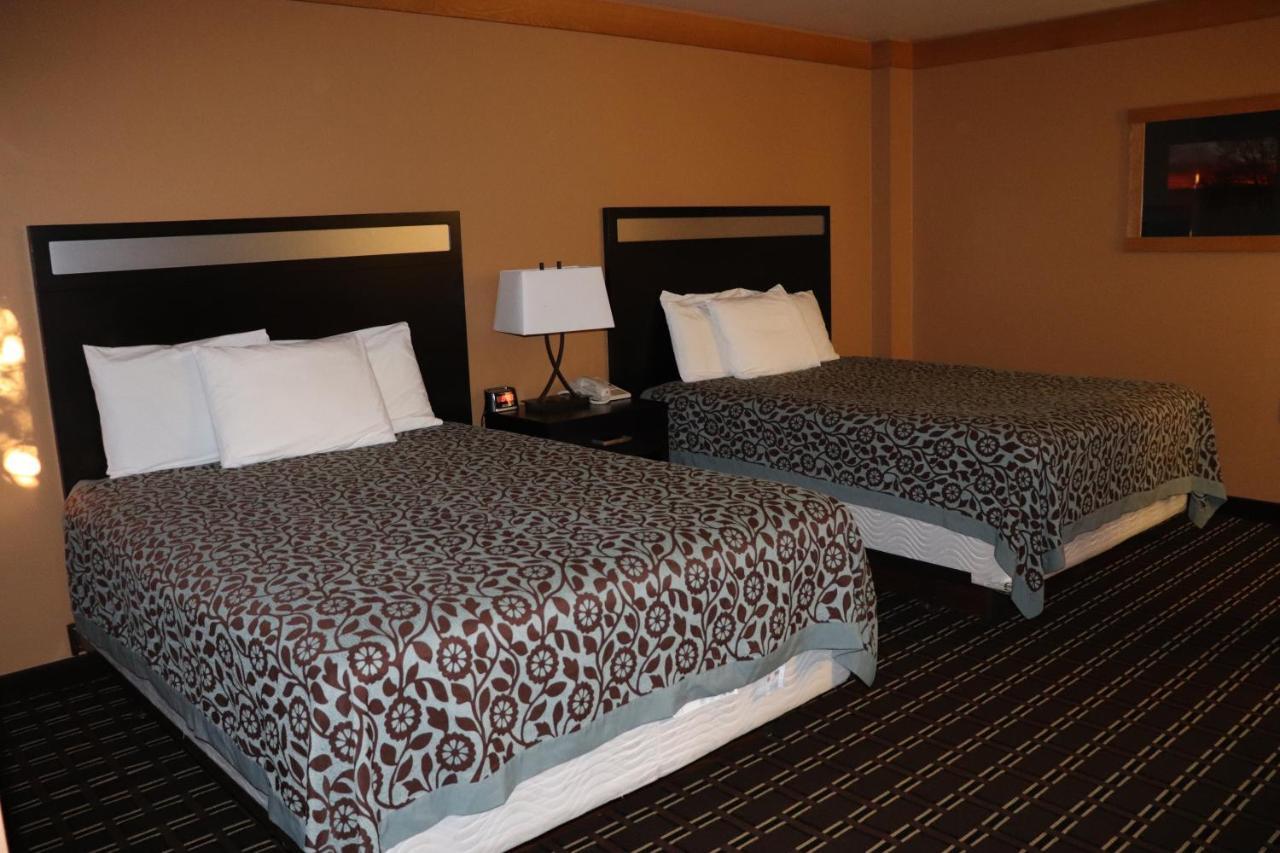 Prairie Inn Holmen La Crosse Area Екстериор снимка