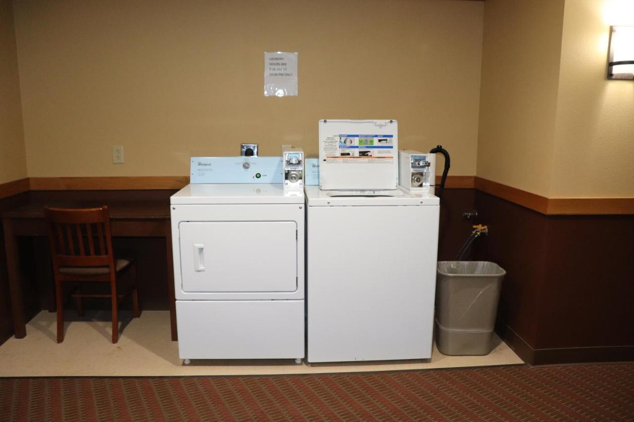 Prairie Inn Holmen La Crosse Area Екстериор снимка