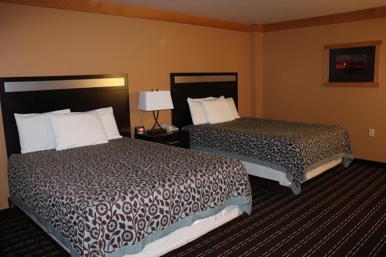Prairie Inn Holmen La Crosse Area Екстериор снимка