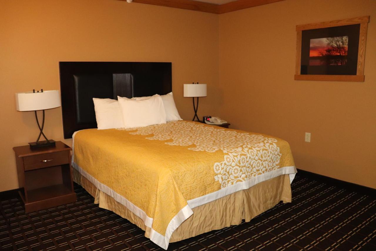 Prairie Inn Holmen La Crosse Area Екстериор снимка