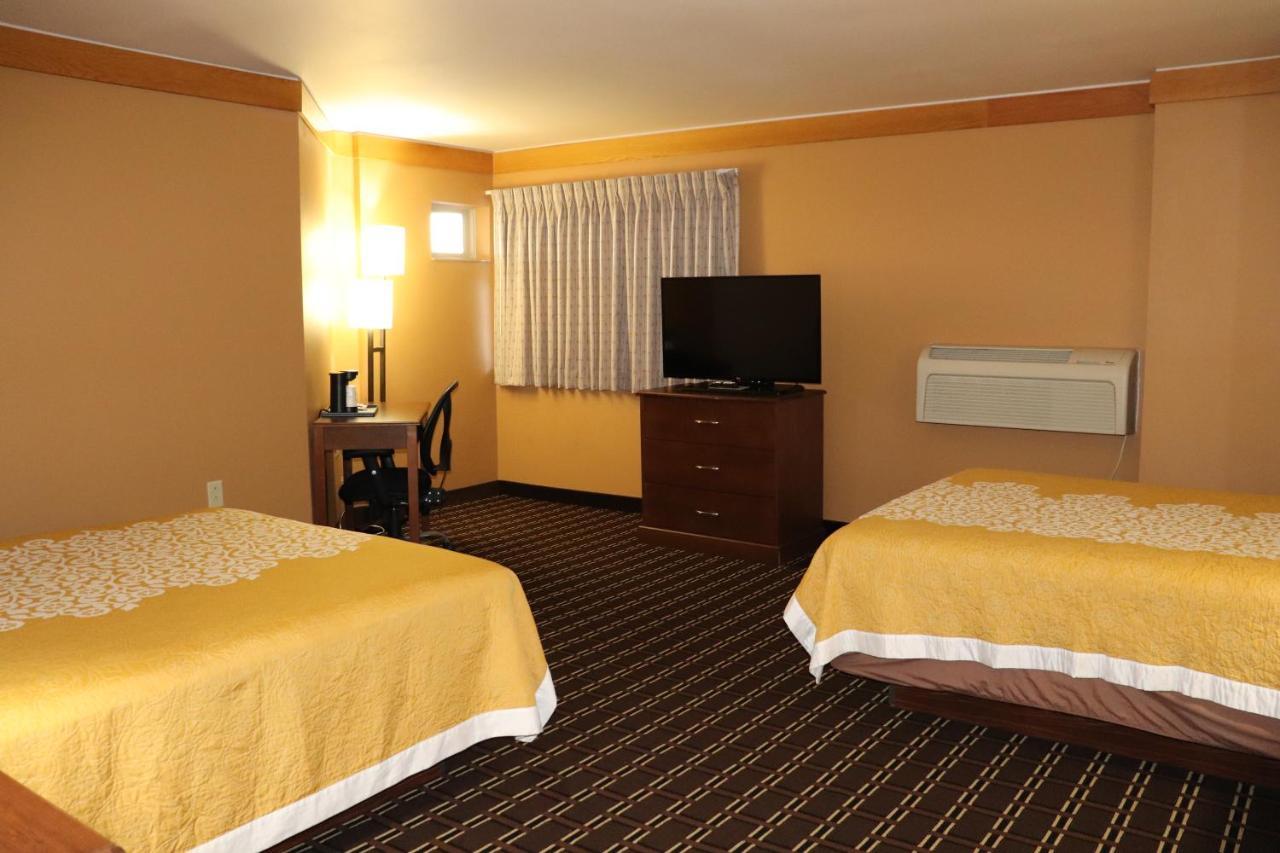 Prairie Inn Holmen La Crosse Area Екстериор снимка