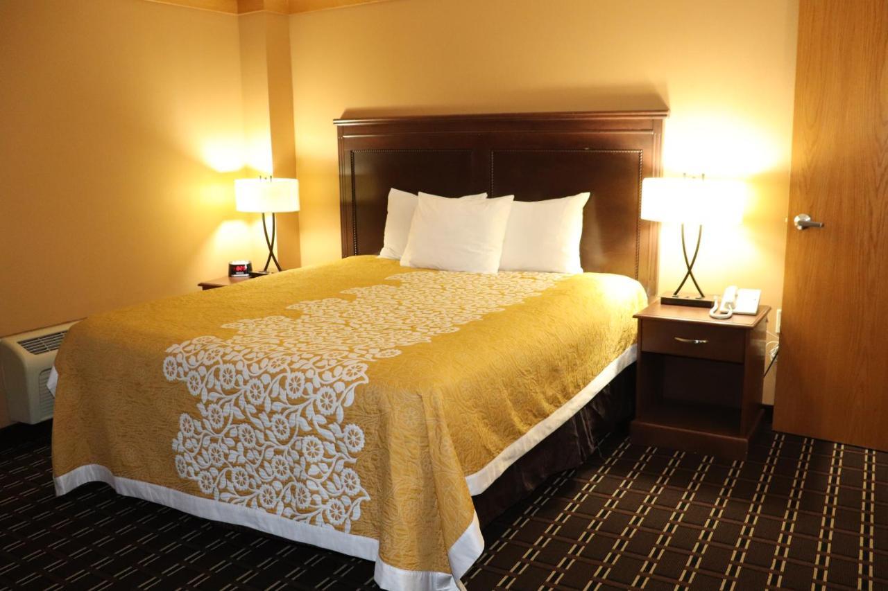 Prairie Inn Holmen La Crosse Area Екстериор снимка
