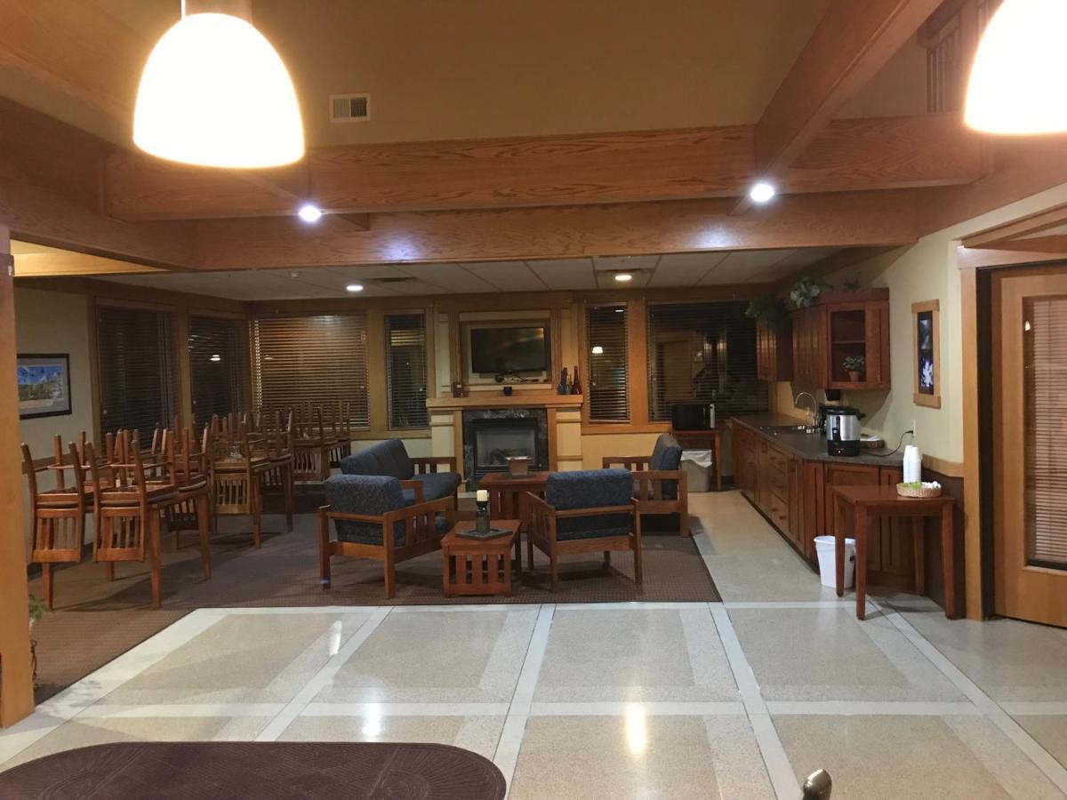 Prairie Inn Holmen La Crosse Area Екстериор снимка